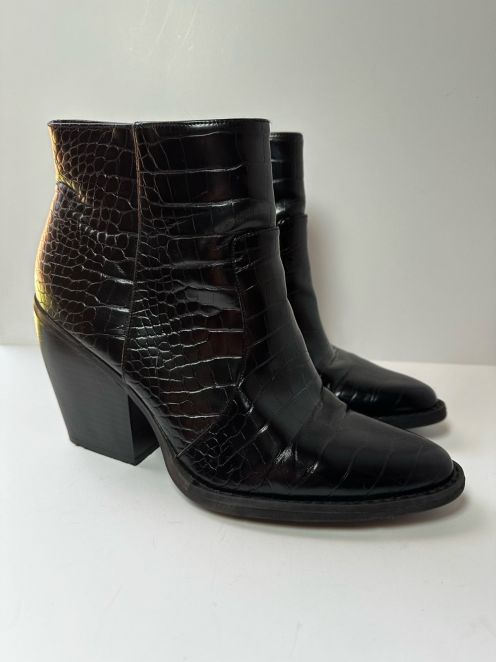 Madden Girl Black Croc-Embossed Leather Ankle Boots size 10